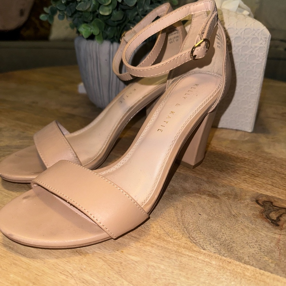 Tan Open Toe Kelly & Katie Heels with Ankle Strap - Size 6.5 - Picture 5 of 7